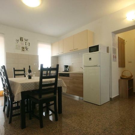 Apartment Luisa Пореч Экстерьер фото
