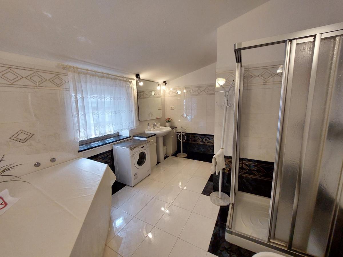 Apartment Luisa Пореч Экстерьер фото