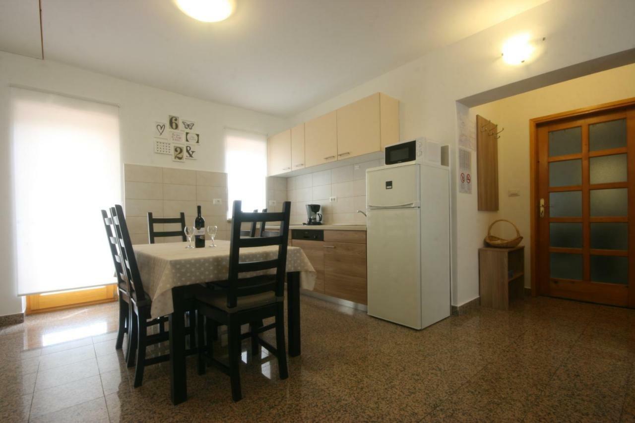 Apartment Luisa Пореч Экстерьер фото